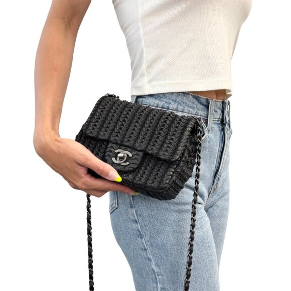 CHANEL CC Mark Logo Shoulder Bag Crossbody Turnlock Chain Leather Black [105803] - Picture 2 of 14